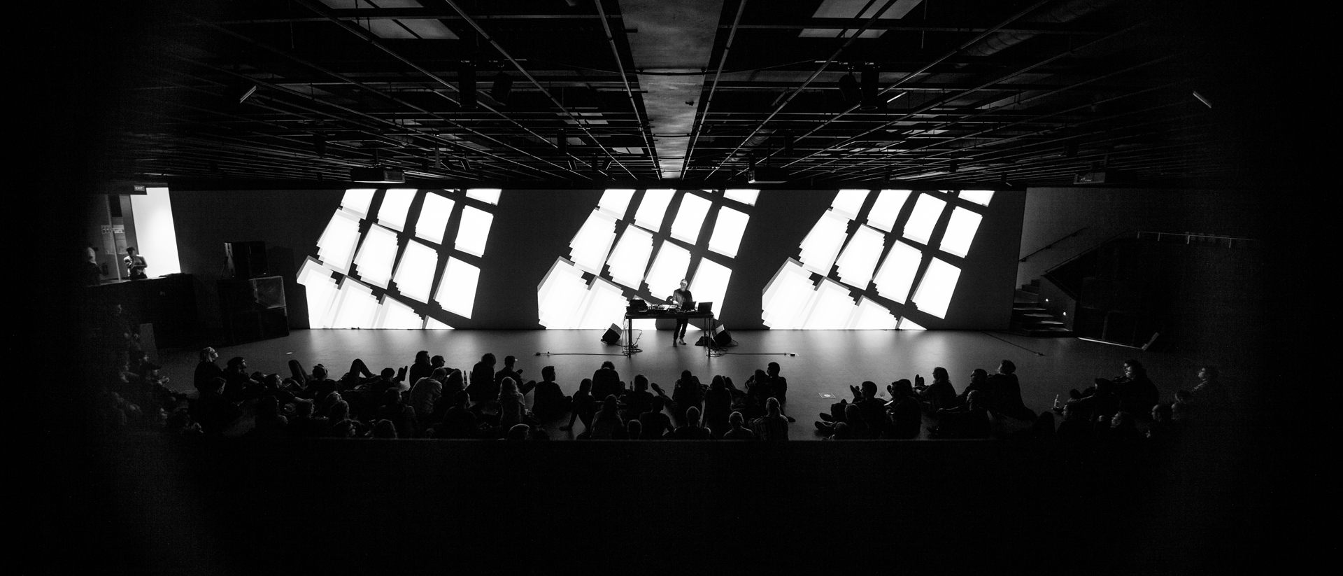 Byetone_live_by_Bela_Bender